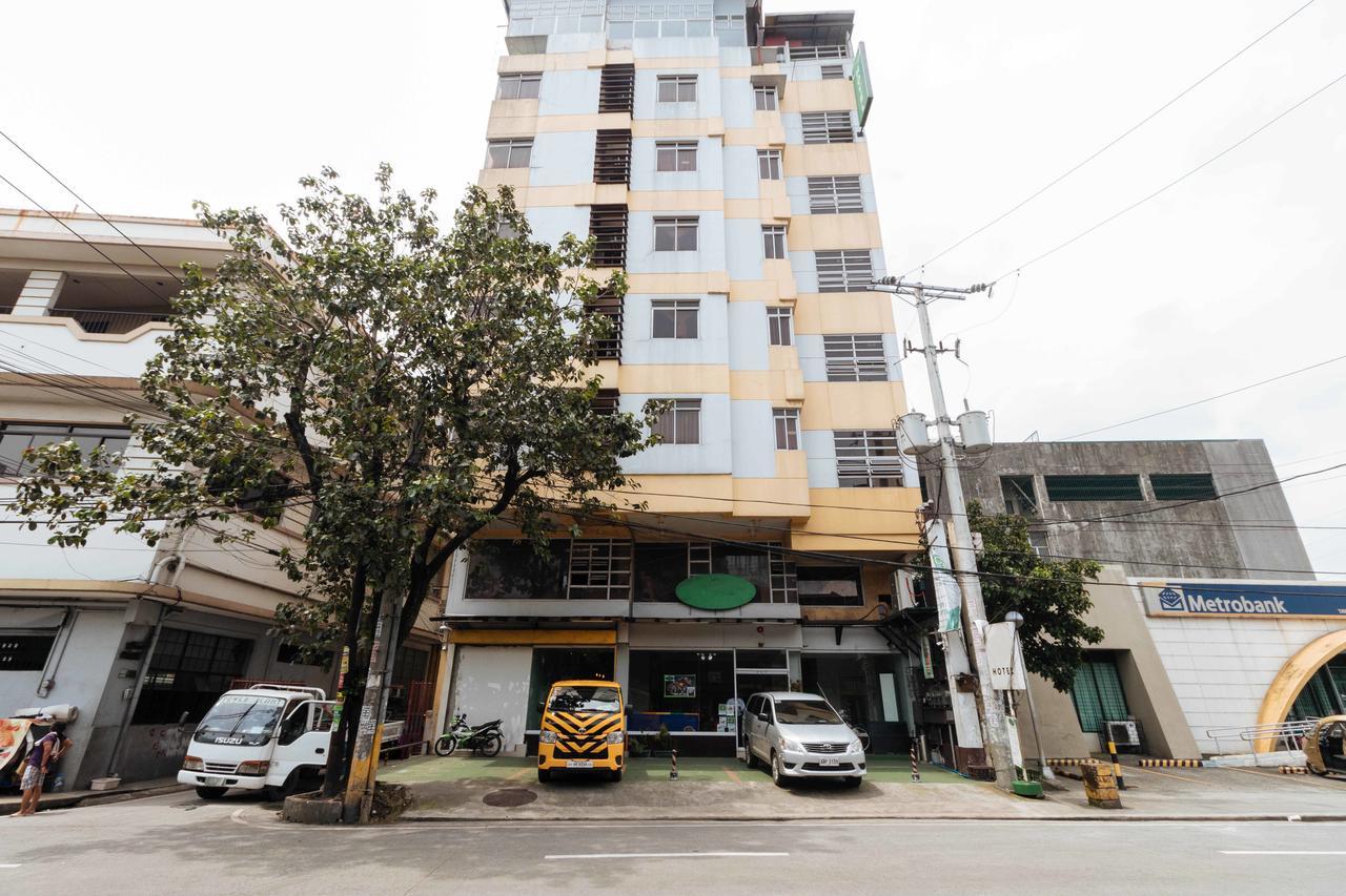 Reddoorz Plus @ Tayuman Manila Bagian luar foto
