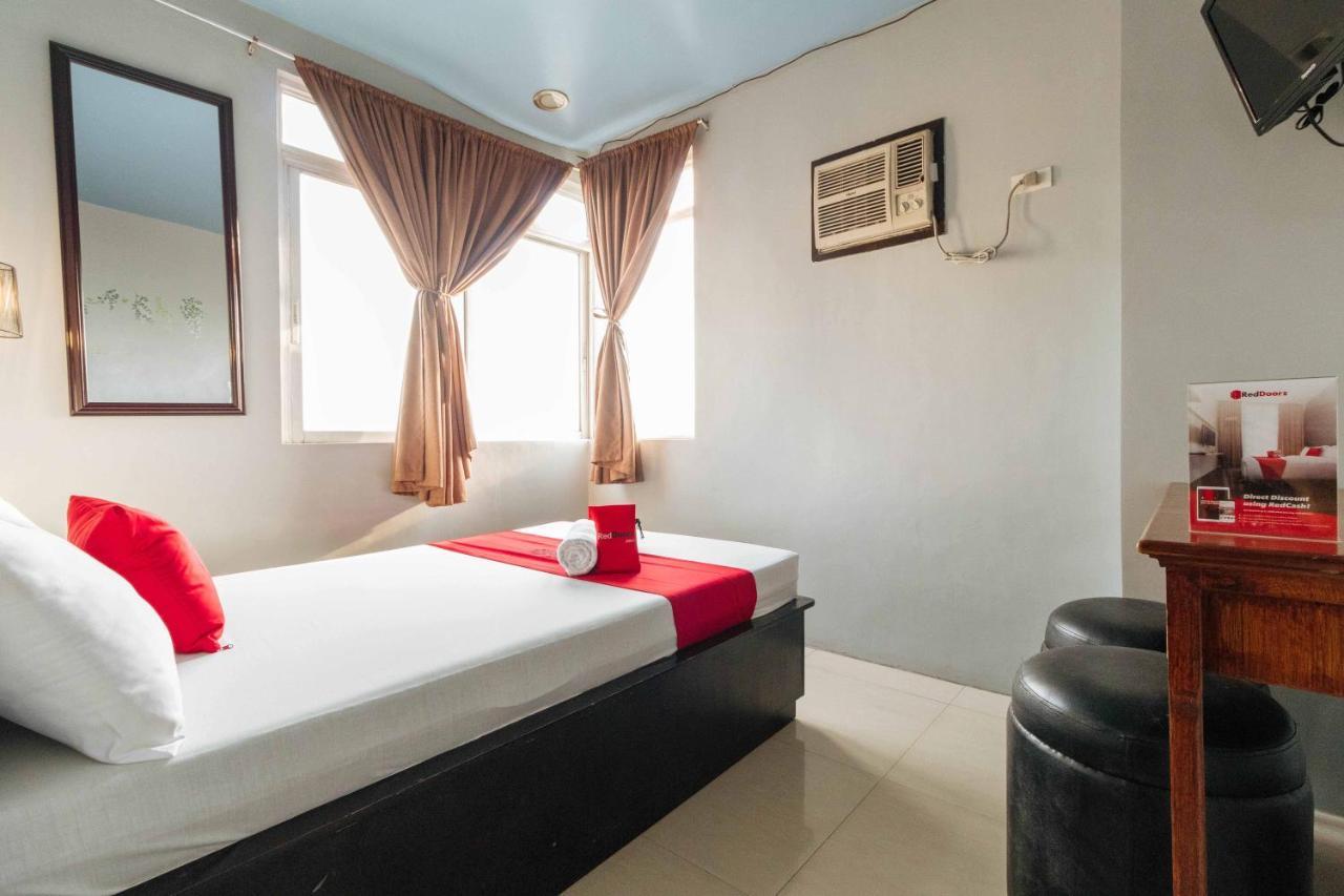 Reddoorz Plus @ Tayuman Manila Bagian luar foto