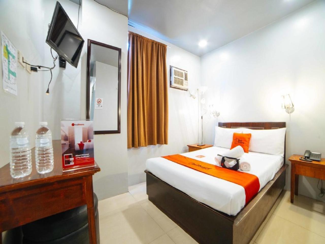 Reddoorz Plus @ Tayuman Manila Bagian luar foto