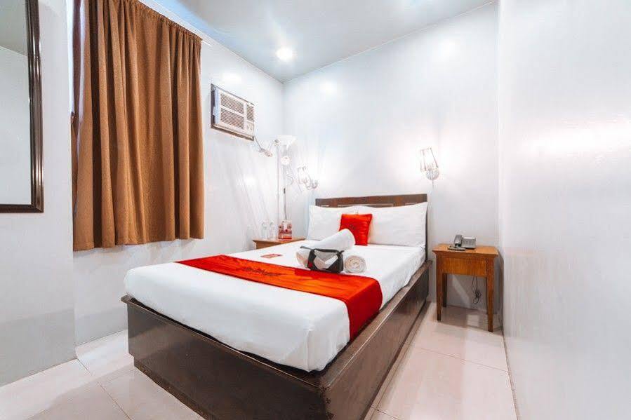 Reddoorz Plus @ Tayuman Manila Bagian luar foto